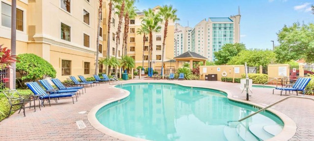 1BR with Two Queen Beds - Pool and Hot Tub-Near Disney