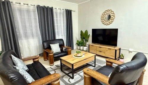2 Bedroom Unit Near City Center
