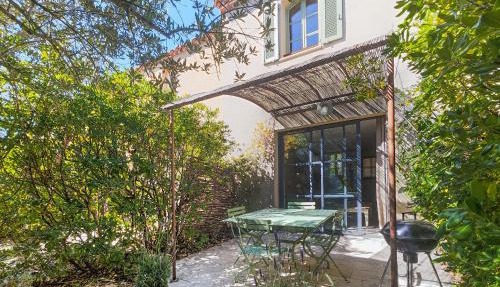 2 Bedroom Lovely Home In Saint-Laurent-De-La-Ca