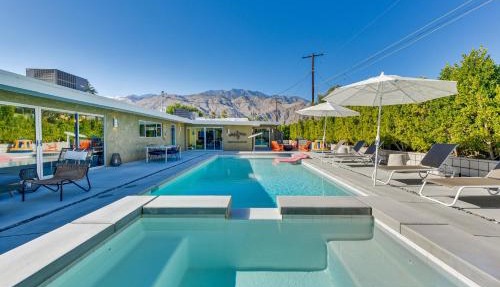 2 Mi to Downtown: Luxe Palm Springs Home!