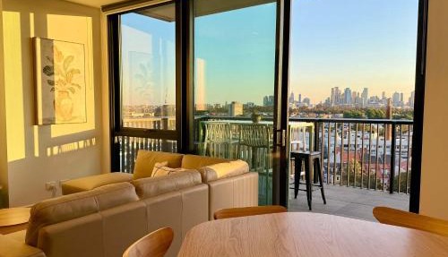 3BR 2Bath FREE PARKING Balcony w Cityviews