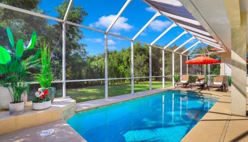 4BR Beach House Private Pool Minutes to Beach