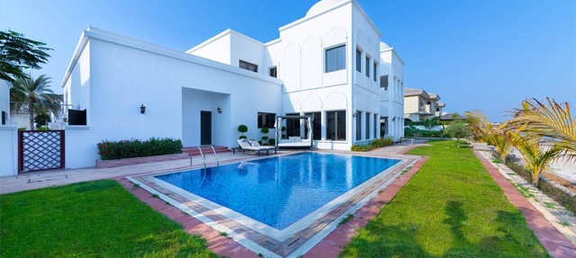 5* Villa w/Private Pool/Beach on Palm Jumeirah