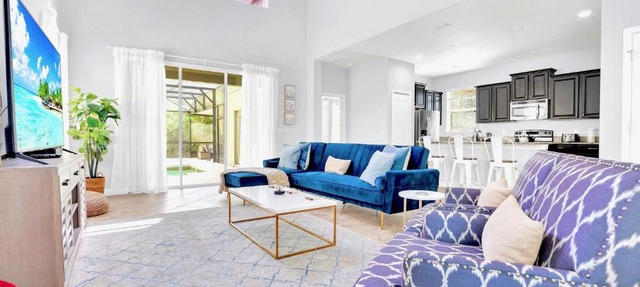 5BR Home w Netflix & Private Pool - Near Disney