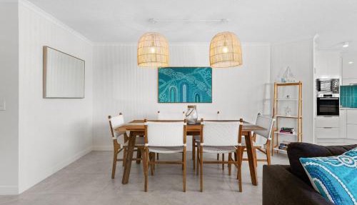 6 Parkshores Sunshine Location Location Location 100m to beach access