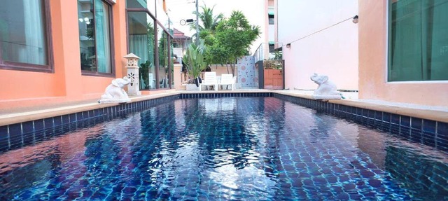 69 Walk to Bangla Rd in 10min 3 room plus private pool