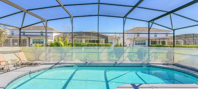 6BR Luxury Home w Private Pool & BBQ
