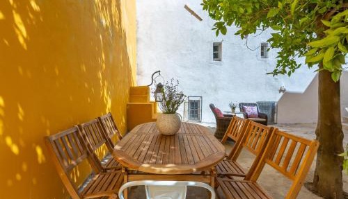 Alfama Central Apt With Open Air - Up to 30 guests