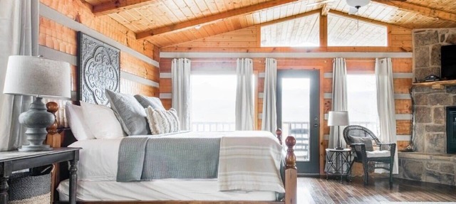 Amazing Mt. LeConte Views/Gatlinburg Log Cabin