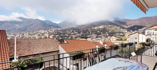 Apartment 'Appartamento Sofia Loren' with Sea View, Wi-Fi and Air Conditioning