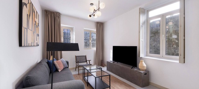 Apartment "Crooked Floor House Rc" with Shared Garden, Wi-Fi & A/C
