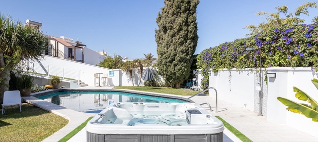 Apartment San Jose with Sea View, Pool, Wi-Fi & Garden