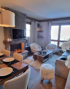 Arcs 1950 Appartement Luxe type chalet 5 à 7 personnes Vue imprenable sur le Montblanc skis aux pieds