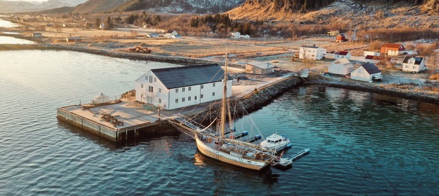 Arctic Ocean Lodge