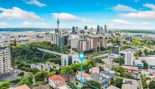Auckland City Oasis with Pool