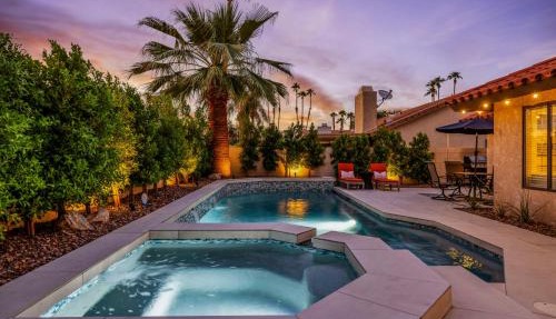 Azure Oasis-Saltwater Pool & Spa with Putting green!