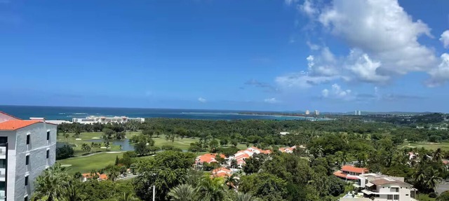 Beach Access Luxury 2-bedroom 3 baths penthouse in lovely Rio Mar with WiFi, AC
