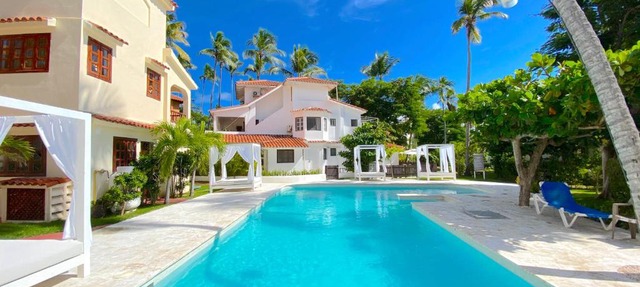 BEACH Villa Garden View 8 people POOL BBQ WIFI PARKING KITCHEN BALCONY