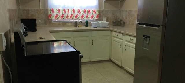 Beautiful 2 bedroom 1 bathroom apartment.