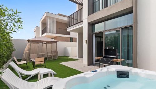 Beautiful 4BDR Villa with Jaccuzzi and BBQ Zone