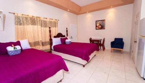 Beautiful bedroom with private bath in a villa near beach