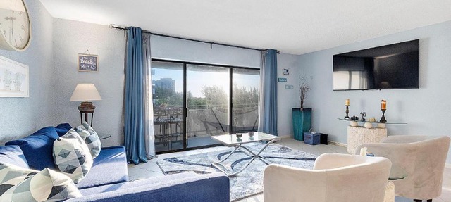 Beautiful Condo on the Beach in Freeport, Bahamas!