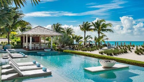 Beautiful contemporary style villa on the beach