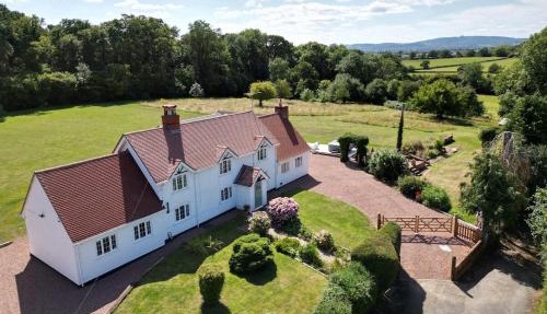 Beautiful Danford House & Lodge with Hot Tub