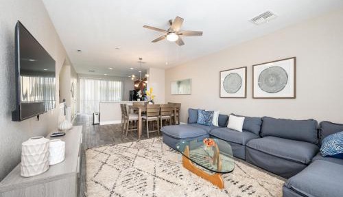 Beautiful Family Townhome, Near The Parks - 8000-104