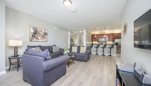 Beautiful Lake View Condo, Vista Cay-1004