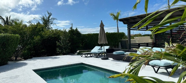 Beautiful villa West with pool- 5 minutes to Gracebay beach