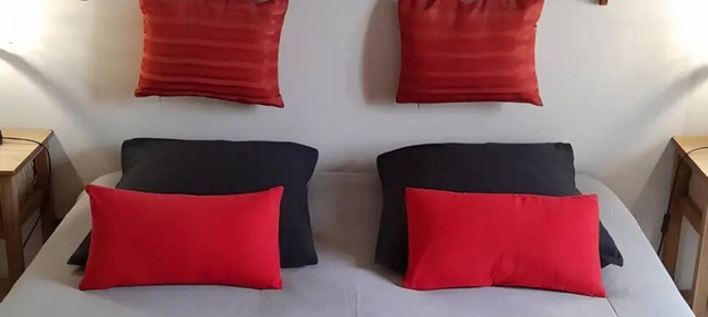 Bed and Breakfast 'Chambres D'hôtes La Marouette 2' with Shared Terrace and Wi-Fi