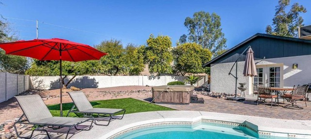 Bell Villa - Resort Living - Pool - Location - Events