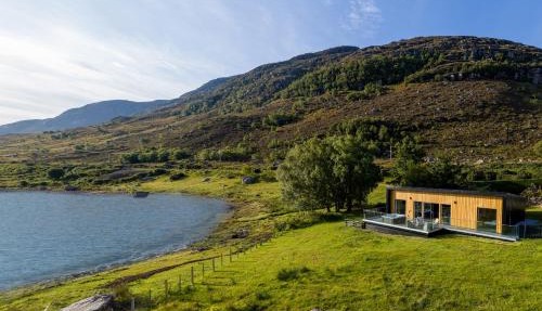 Birches Lodge with Hot Tub