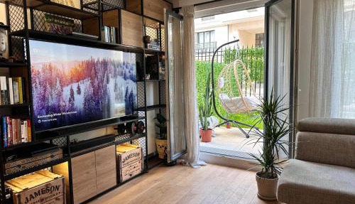 Boho style apartment - 7 mins from Paris Center - Garden and underground parking