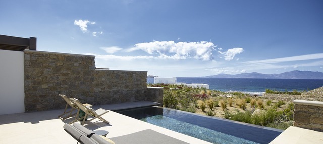 Bonzoe Suites & Villas