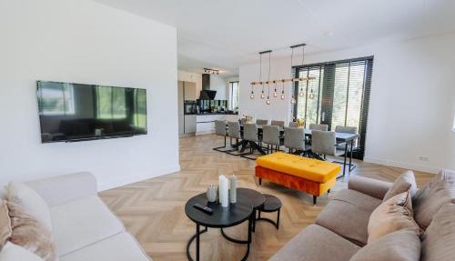 Brand new bright luxurious villa in Amsterdam!