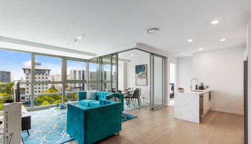 Brand New! Luxe 3BR In Aotea Square I Zodiak Stays