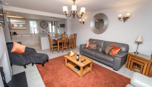 Bridge House Apartment 1