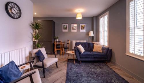 Buckingham Court