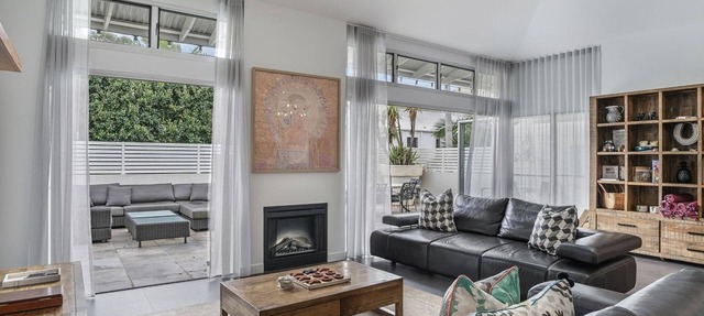 Byron Marvel - Luxury Byron Bay Penthouse Holiday Rental with Balcony, 4 Bedrooms,