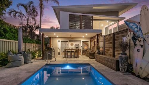 Byron Sunrise - 4 BR retreat with heated pool