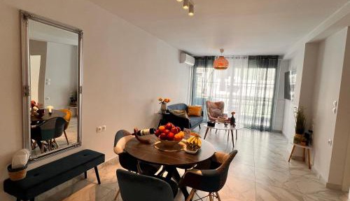 Casa de Tres Hermanos in the heart of Athens