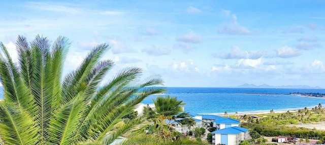 Casa Dina, beautiful sea view 10 min walk from the beach