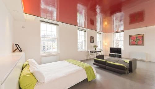Central Designer Apartment with river views