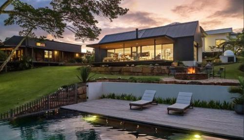 Charlotte Estate Luxury Byron Retreat w Pool Events