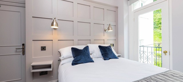 Charming Howth Marina Retreat
