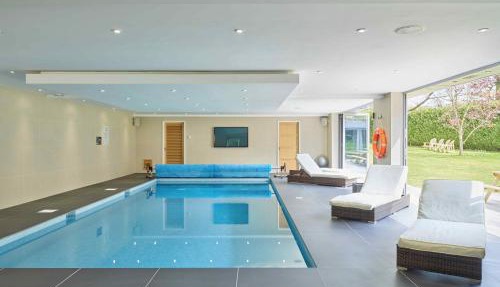Cheltenham's Most Luxurious House - Beautiful Hot Tub & Indoor Pool