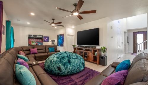Coachella Play - 6BR Multi-Gen Fun Zone and Retreat with free heated pool