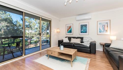 Coastal Comfort 1 King, 2 Queen beds with Park Views